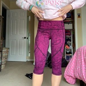 LULULEMON CROPPED LEGGINGS